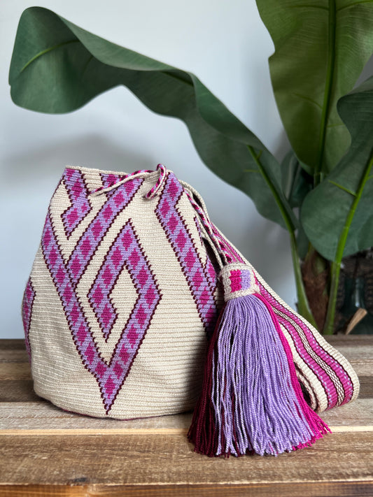 1 THREAD  ✻ Medium Wayuu Mochila