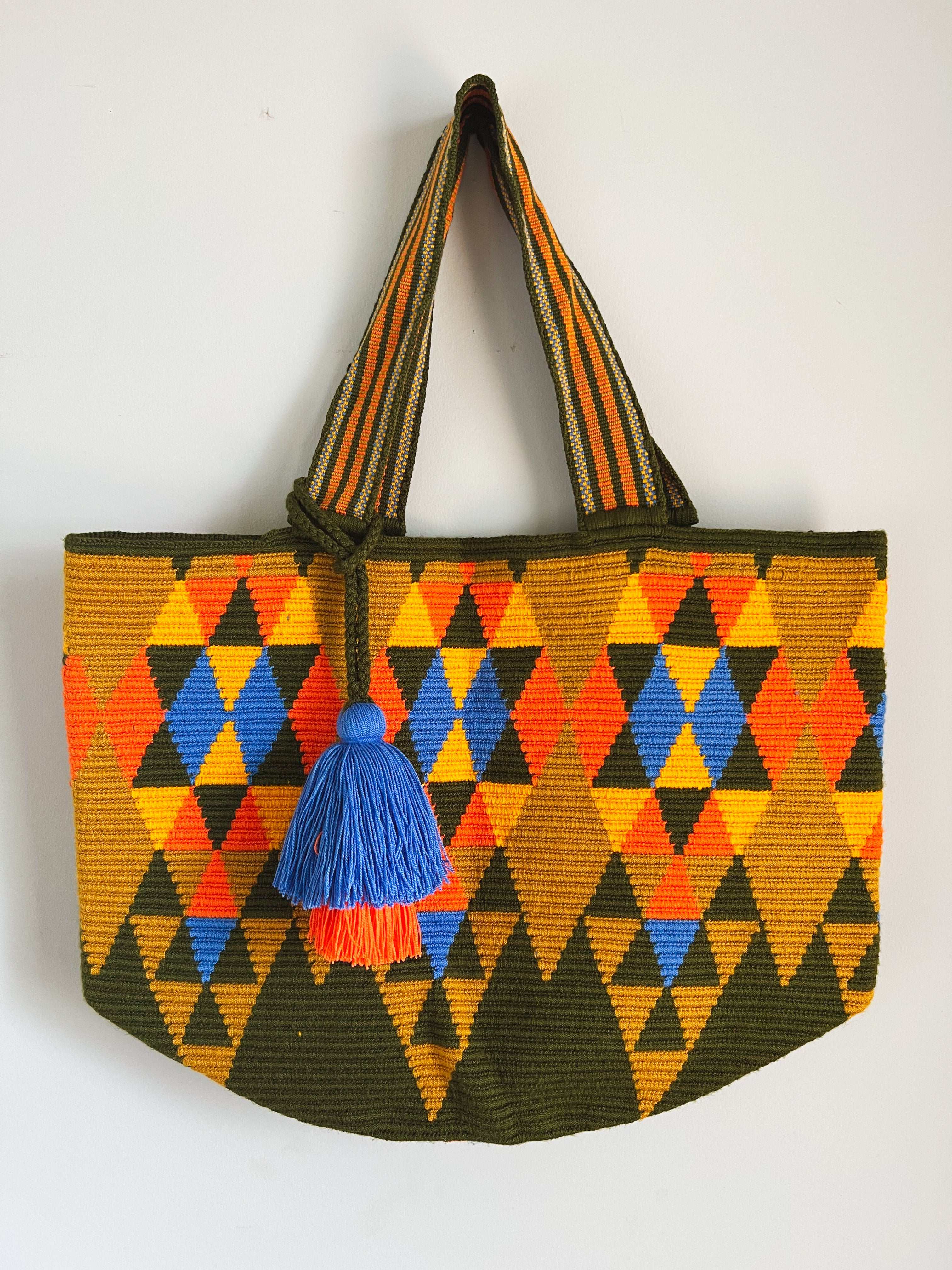 Large wayuu offers bag